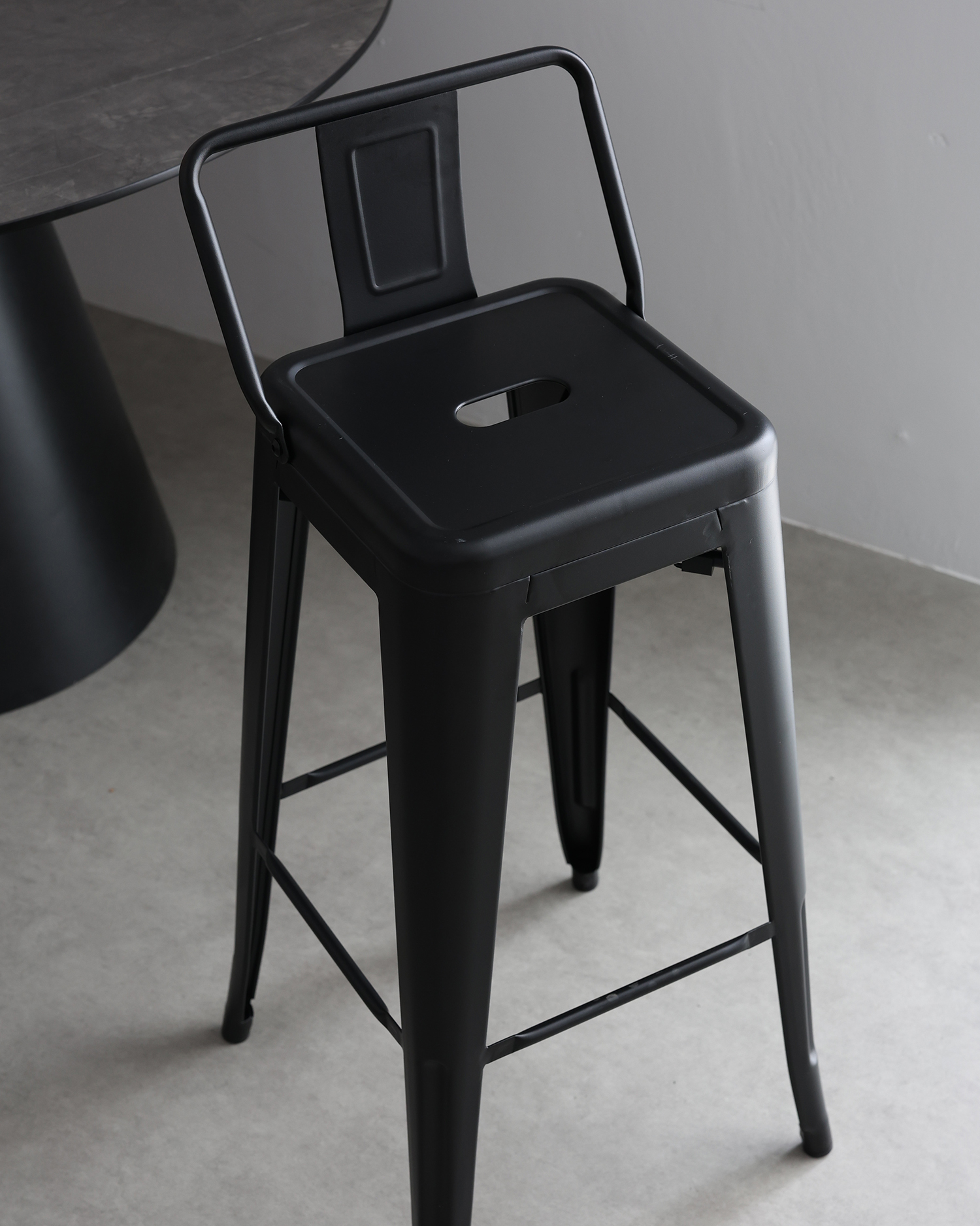 เก้าอี้ออกแบบเหล็กโบราณ เก้าอี้ออกแบบเหล็กโบราณ